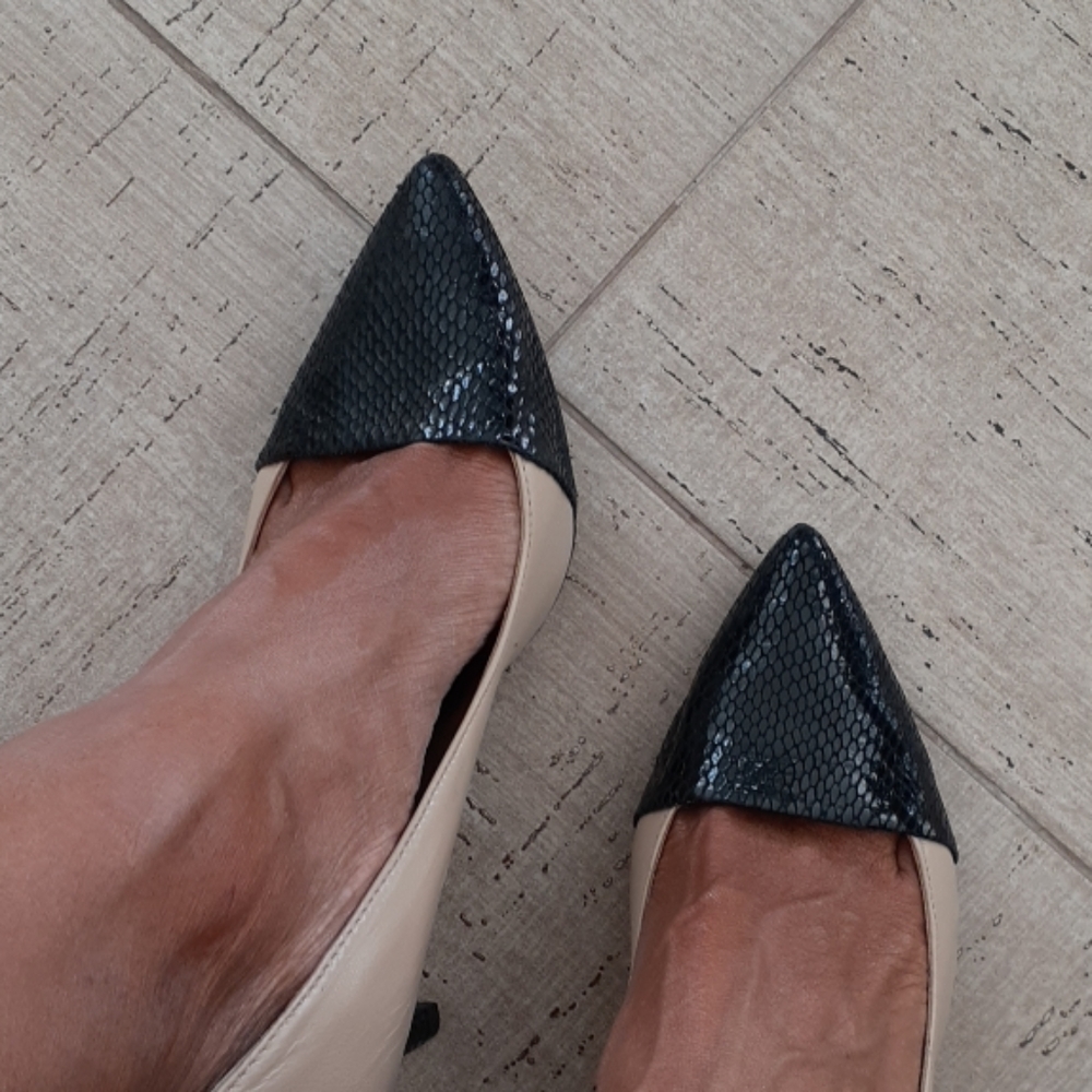 Cream and Black Leather Heel - Picture 3 of 8